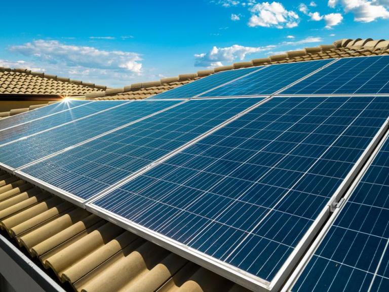 Faut-il opter pour l'autoconsommation solaire à Miramas ?